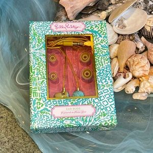 Lilly Pulitzer earbuds featured in Homeslice pattern